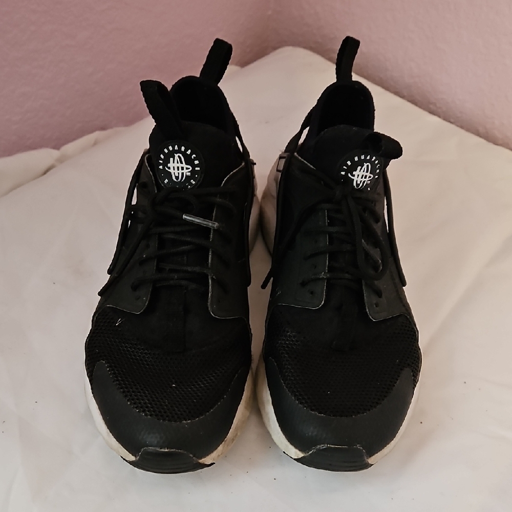 Nike Black Athletic Shoes